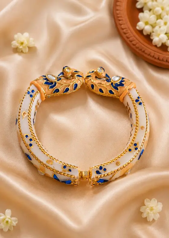 Peacock Splendor Shell Bangle