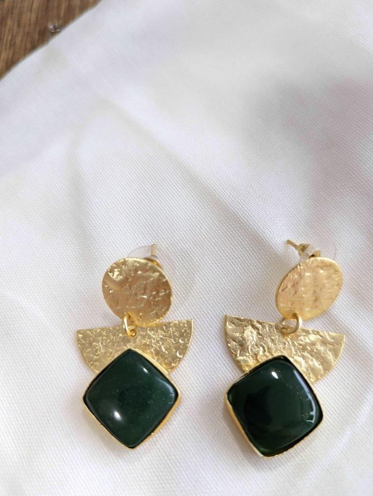 Emerald Allure Bottle Green Monalisa Brass Earrings, photo 2